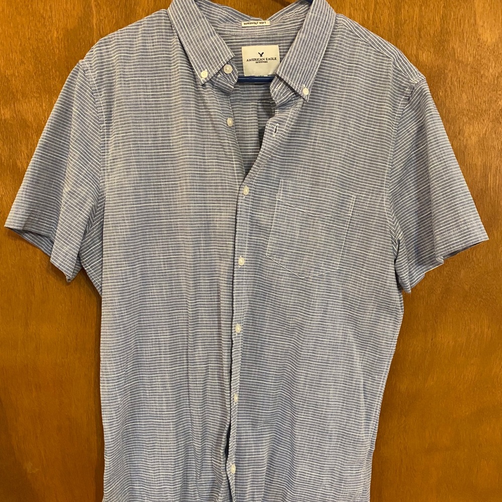 Button down - Picture 1 of 3